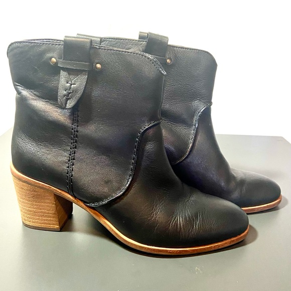 G.H. BASS & CO Sophia Leather Ankle Booties - Picture 3 of 11